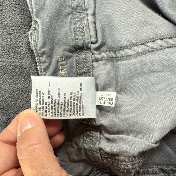 American Eagle Outfitters Light Gray Women's super stretch shorties size 6 - Picture 6 of 8